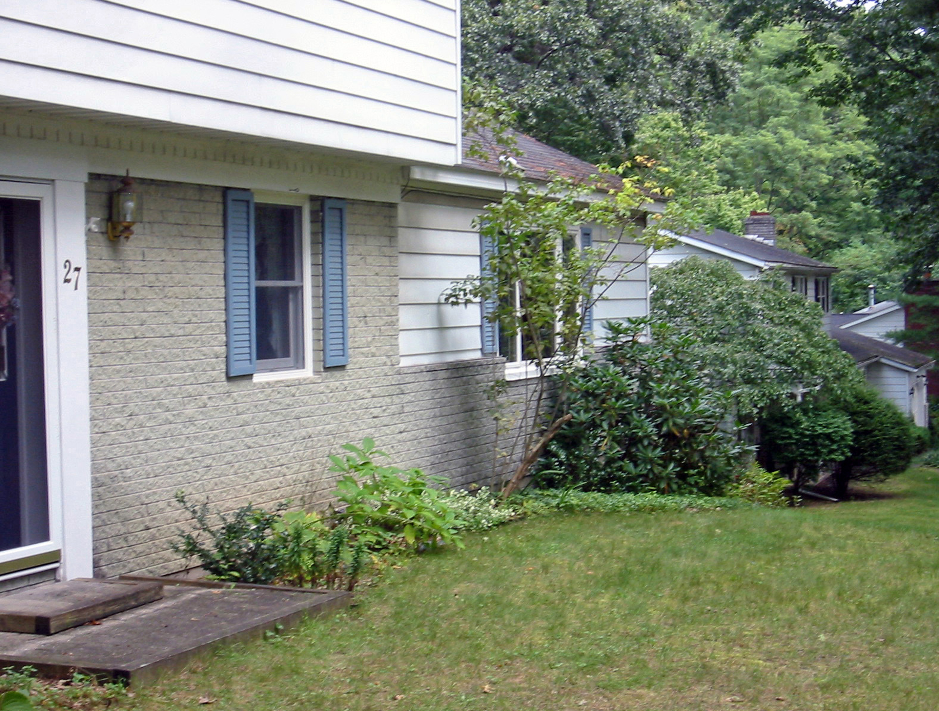 Thumbnail of before image of the front yard